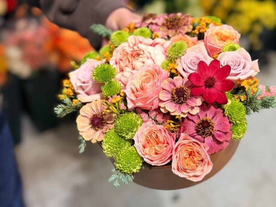 【横須賀】日常を彩るおしゃれな花たち 創業143年目、5代目へと受け継がれる老舗生花店「花う」