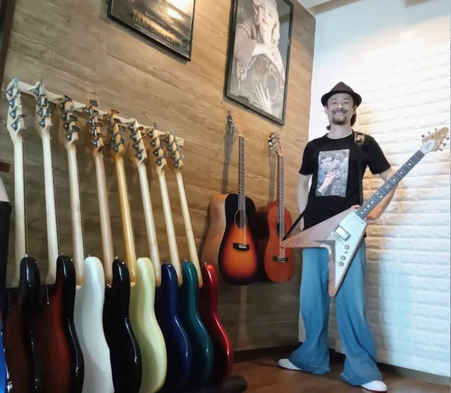 【黄金町】音楽のある人生を育むベース教室「八神君」